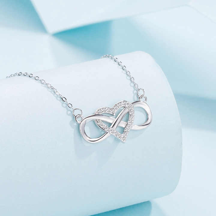 Fashion Jewelry  Silver  Heart shaped Necklace for Women